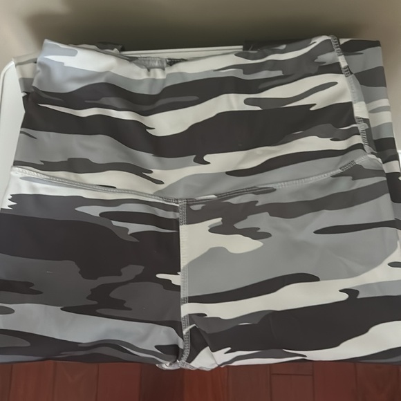 Grey camouflage leggings - Picture 5 of 5